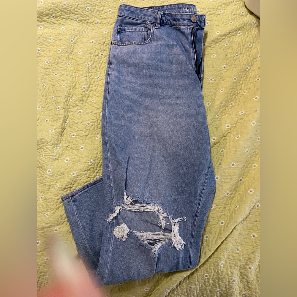 Women’s American Eagle Mom Jean
